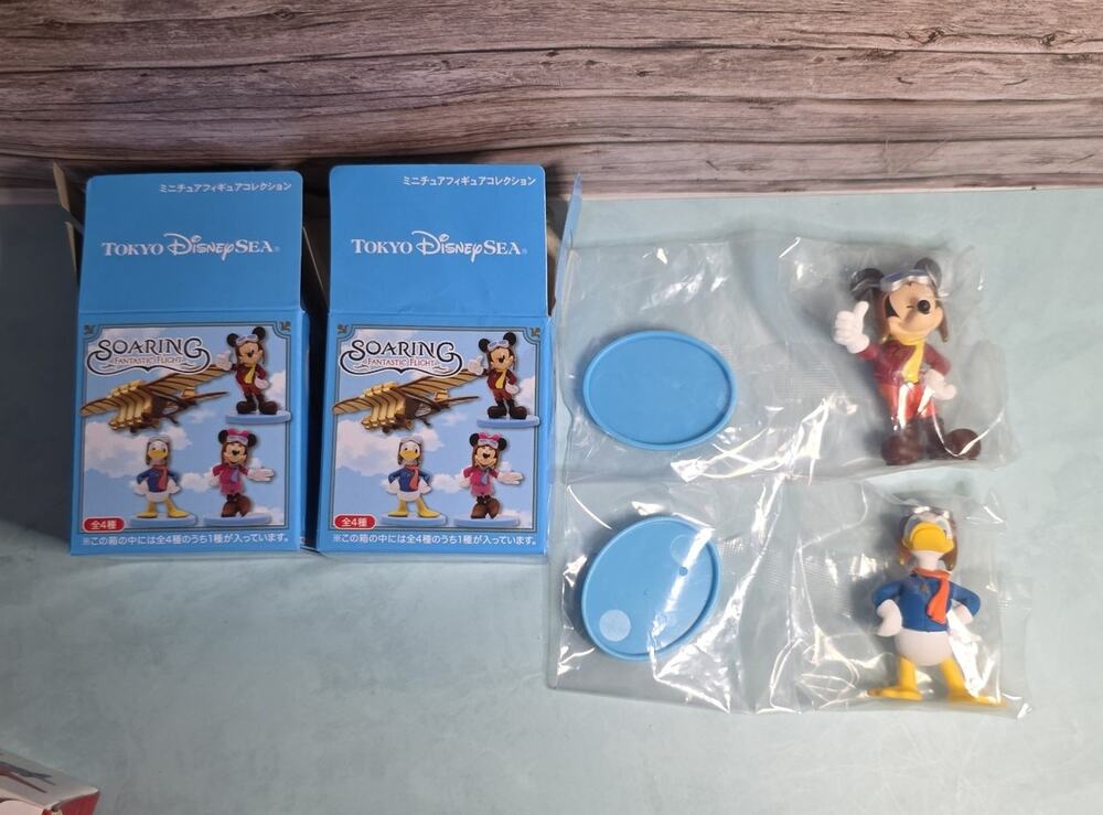Tokyo DisneySea Soarin Fantastic Flight Donald and Mickey Figures